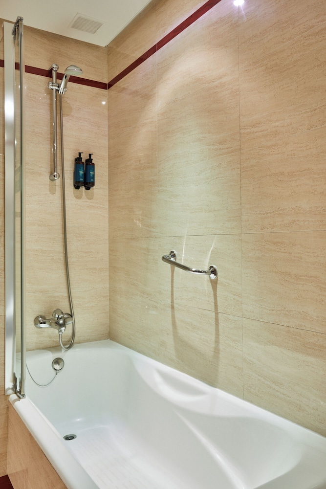Junior Suite, Balcony (1 Adult) - Photo 13