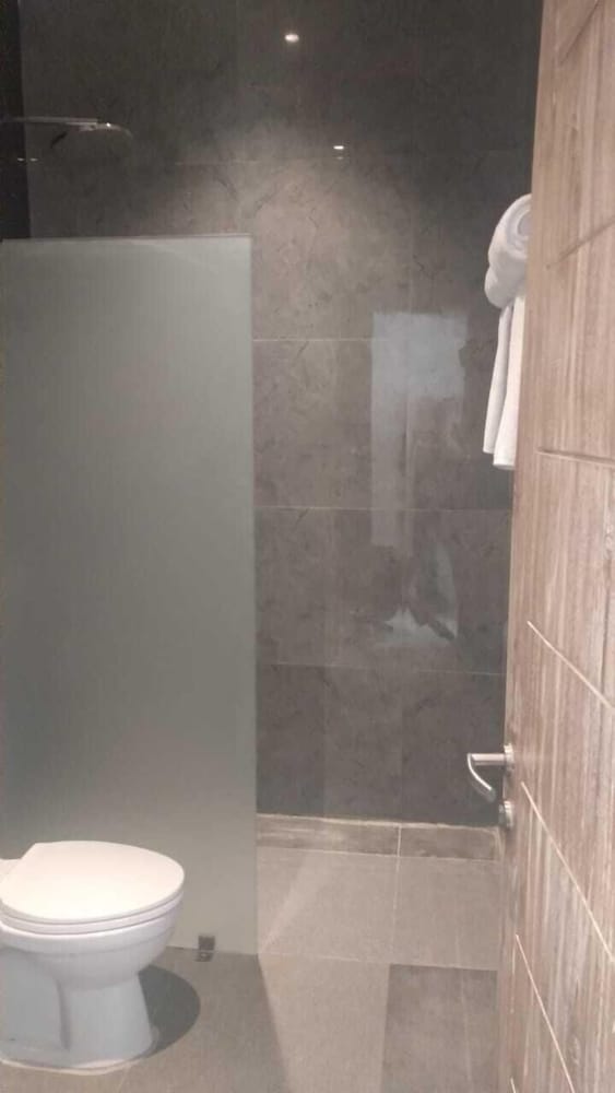 Standard Double or Twin Room - Photo 5