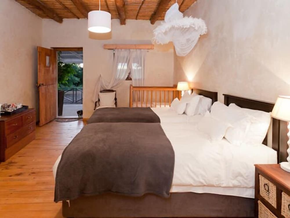 Standard Room photo 2