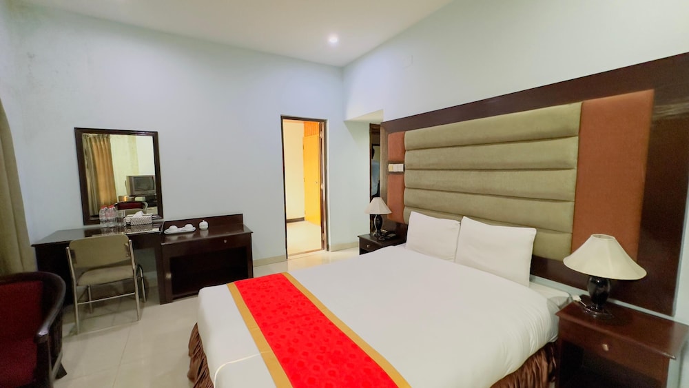 Business Suite, City View photo 2