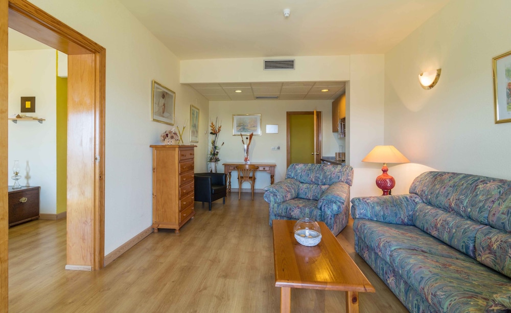Basic Twin Room photo 2