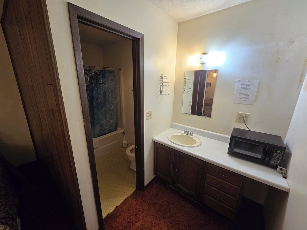 Room, 2 Queen Beds, Non Smoking - Photo 14