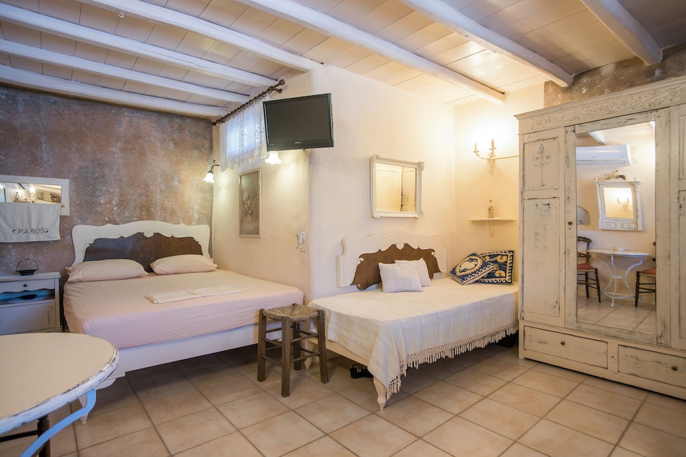 Triple Room - Photo 1