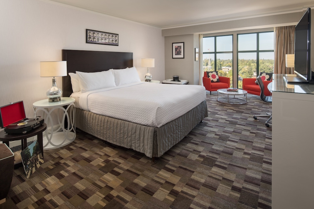 Room, 1 King Bed (Beattles)