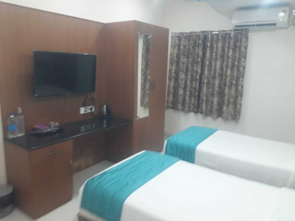 Deluxe Double or Twin Room, City View