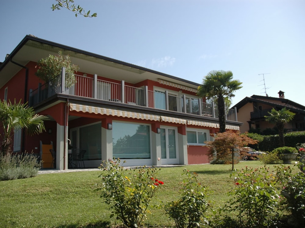 Villa photo 1