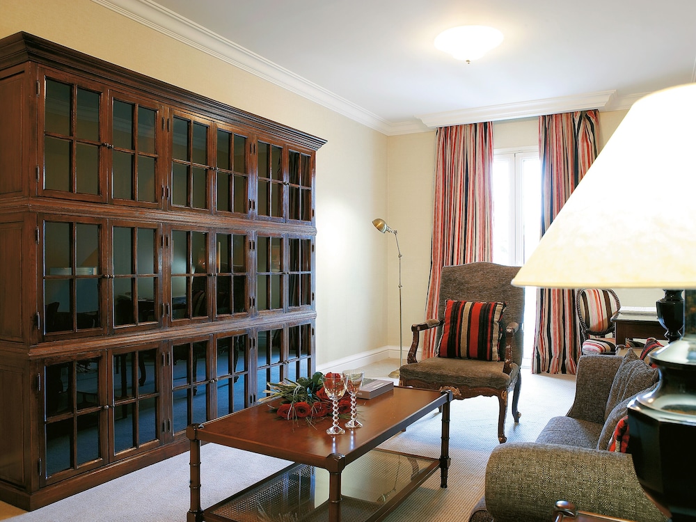 Family Suite, Pool View - Photo 5