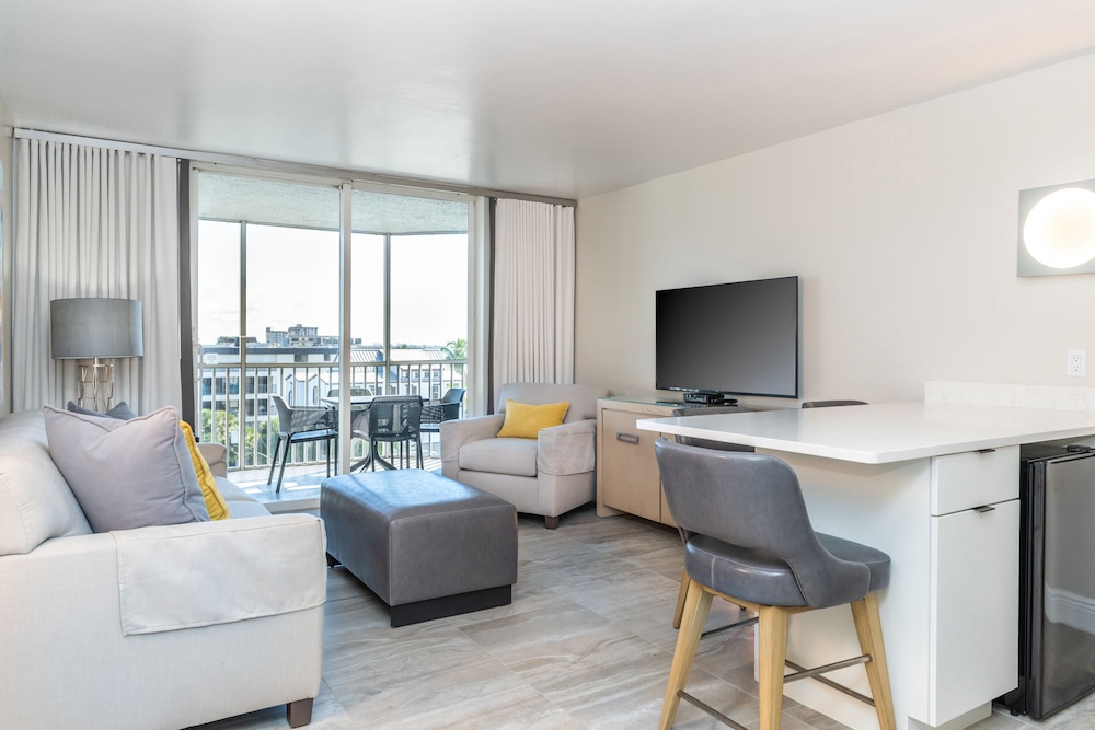 Gulf View Deluxe Suite - Photo 2