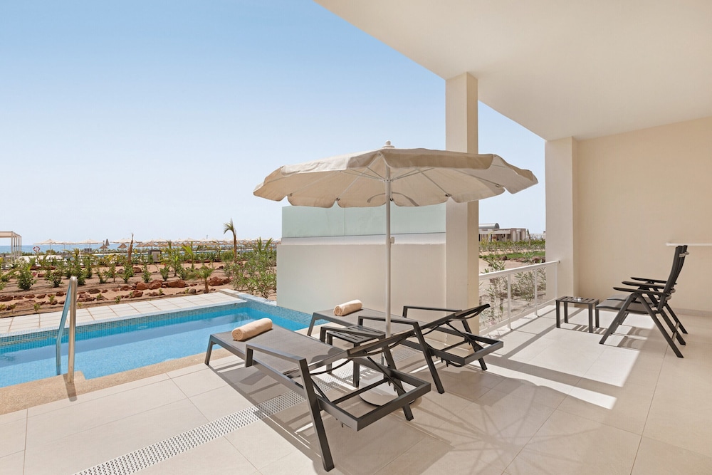 Junior Suite, Terrace (Swim-up & Adults Only) - Photo 1