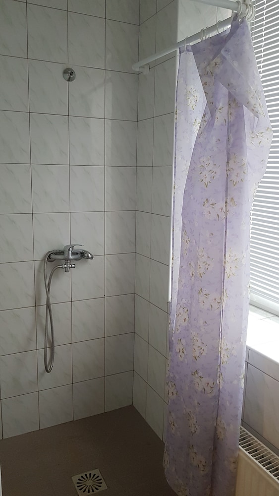 Shared Dormitory, Mixed Dorm, Shared Bathroom (4 Beds) photo 3