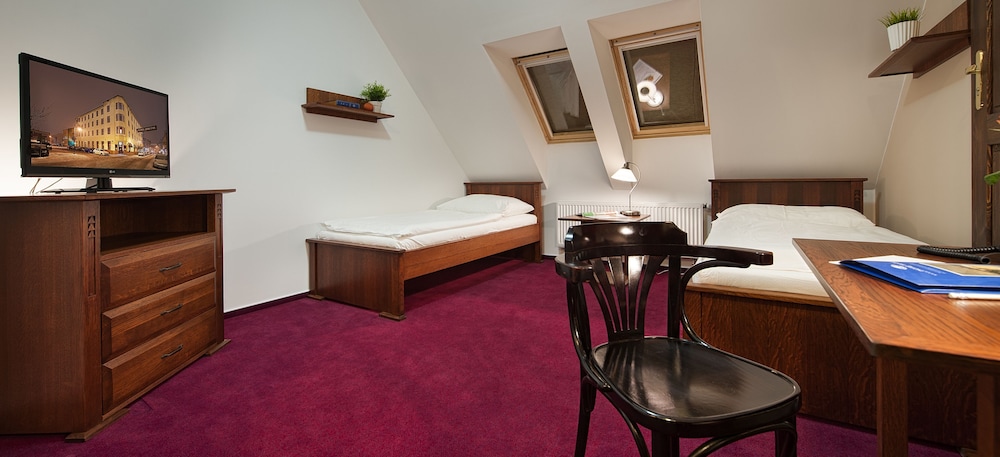Deluxe Twin Room, Microwave, Executive Level