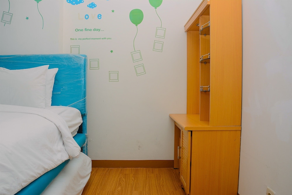 Room - Photo 14