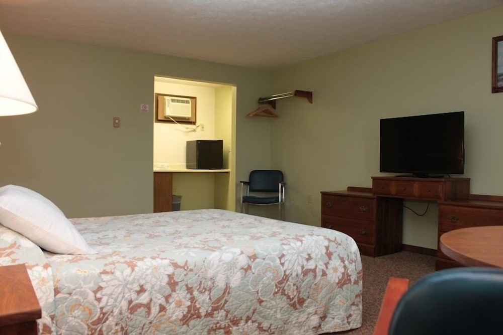 Air Conditioned Motel Room, Single Queen Bed, Non Smoking photo 1