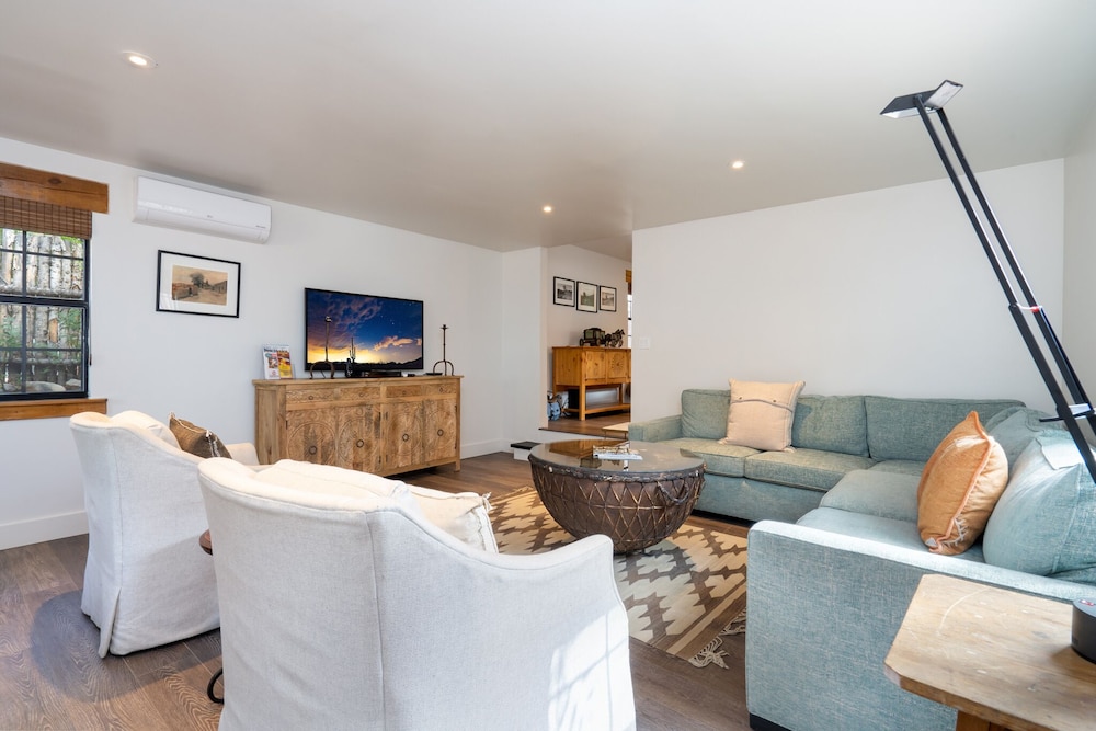 House, Multiple Beds, Patio, Mountain View