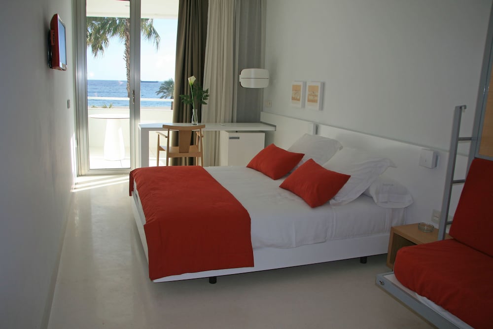 Double Room, Balcony, Sea View photo 2
