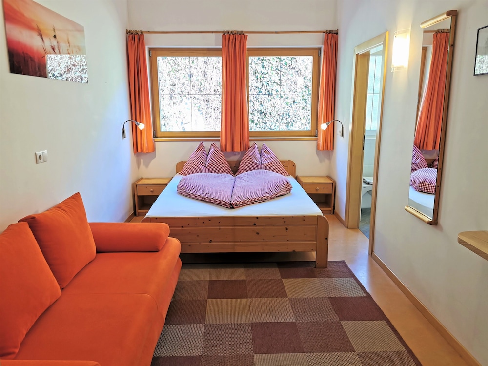 Family Room, Garden View