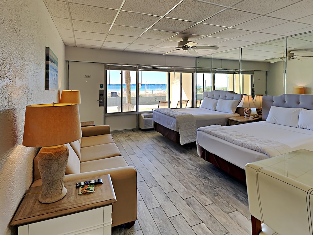 Studio Suite, 2 Double Beds, Patio, Beach View (#112 - No Pets)