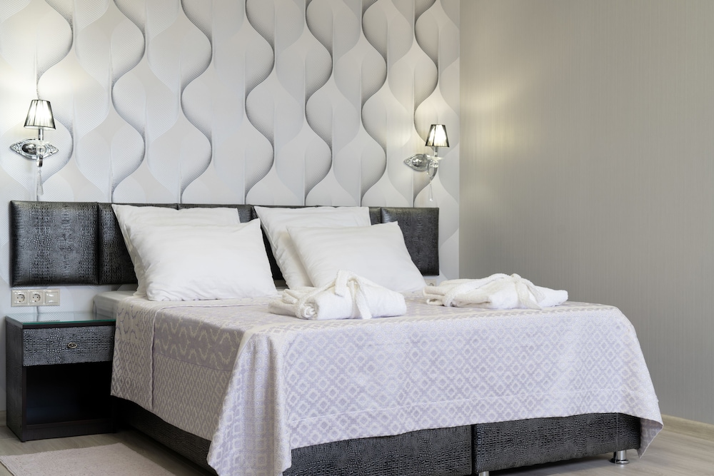 Luxury Room, Partial Sea View photo 2