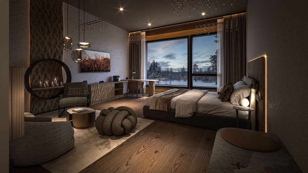 Suite, Courtyard View