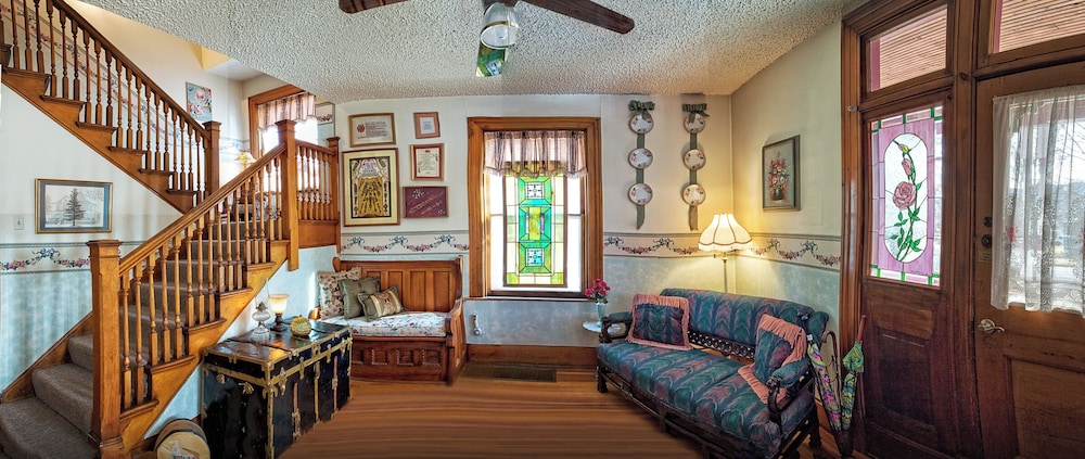 Pikes Peak Suite photo 2