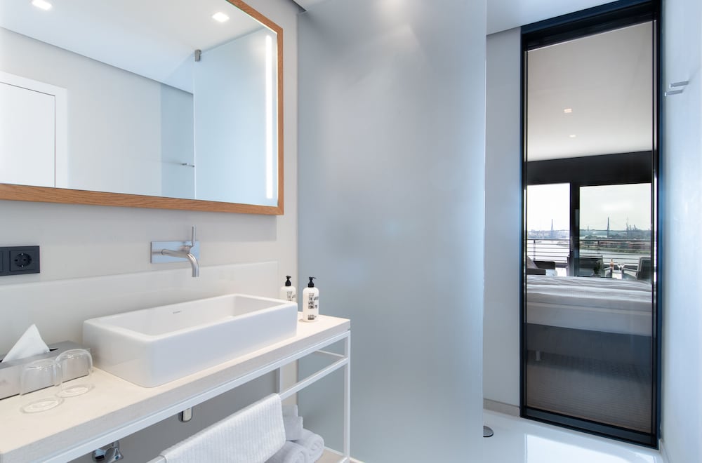Superior Suite, Terrace thumbnail 6