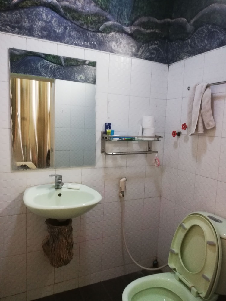 Superior Twin Room, 1 Bedroom, Private Bathroom, City View photo 2