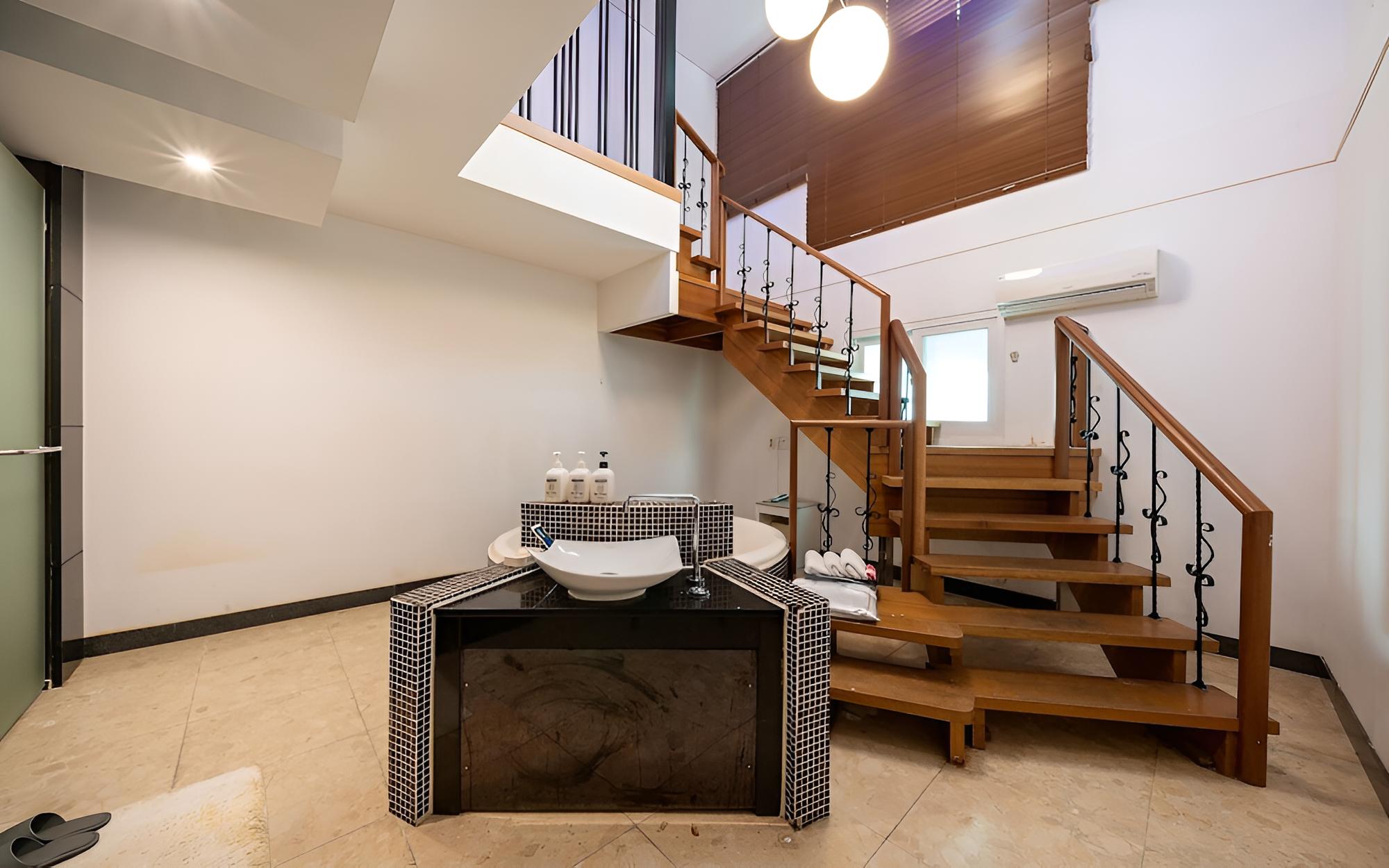 Room (VIP-Duplex) - Photo 21