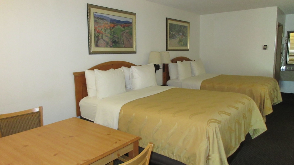 Deluxe Room, 2 Queen Beds - Photo 6