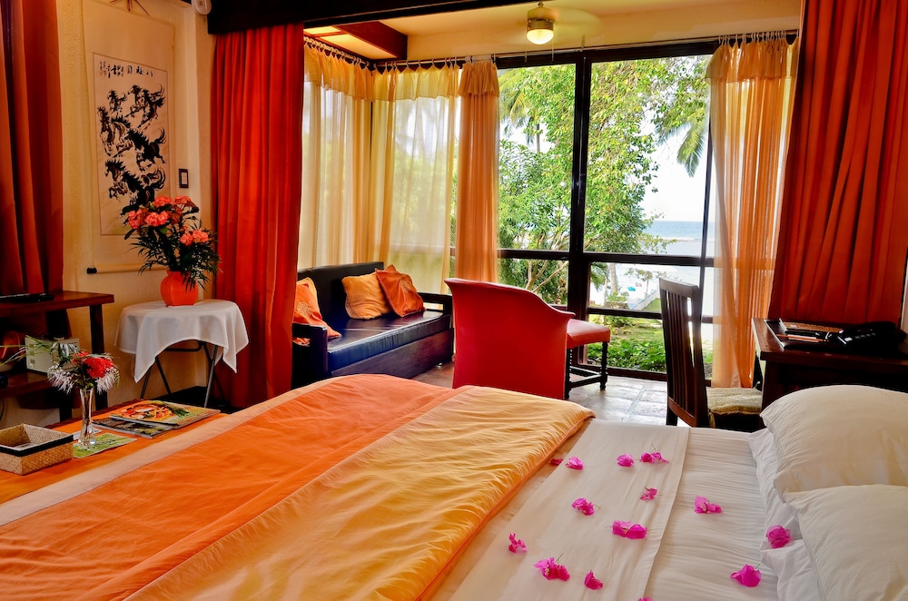 Premier Room, 1 King Bed, Garden View, Sea Facing photo 1
