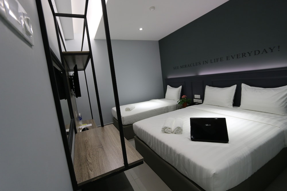 Family Room (Deluxe)