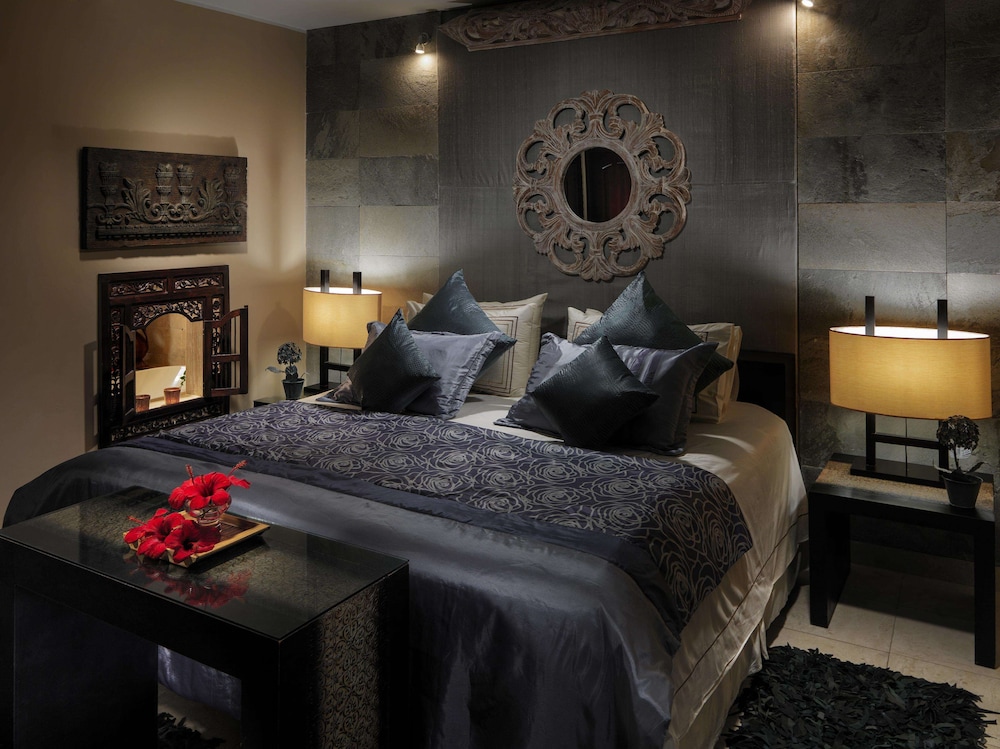 1 bedroom Duchess Villa (with private heated pool)
