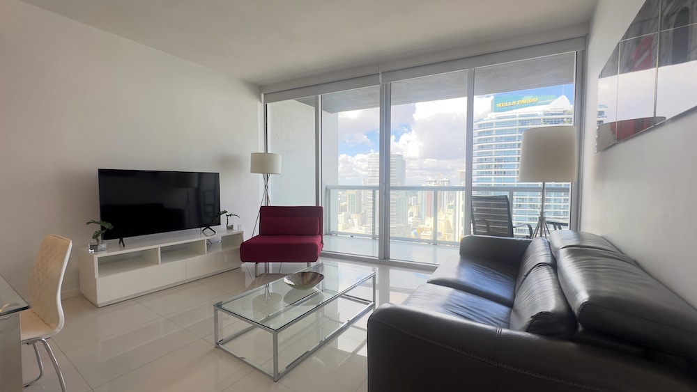Boutique Apart, 1 King & Sofa Bed, Sauna, River/City Views, Balcony4403 thumbnail 5