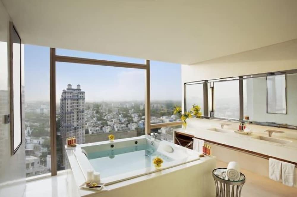 Presidential Suite with Bath Tub, Club Lounge Access Presidential Suite with Bath Tub, Club Lounge Access