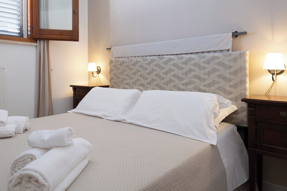 Double Room, 1 Queen Bed, Non Smoking, Air conditioning