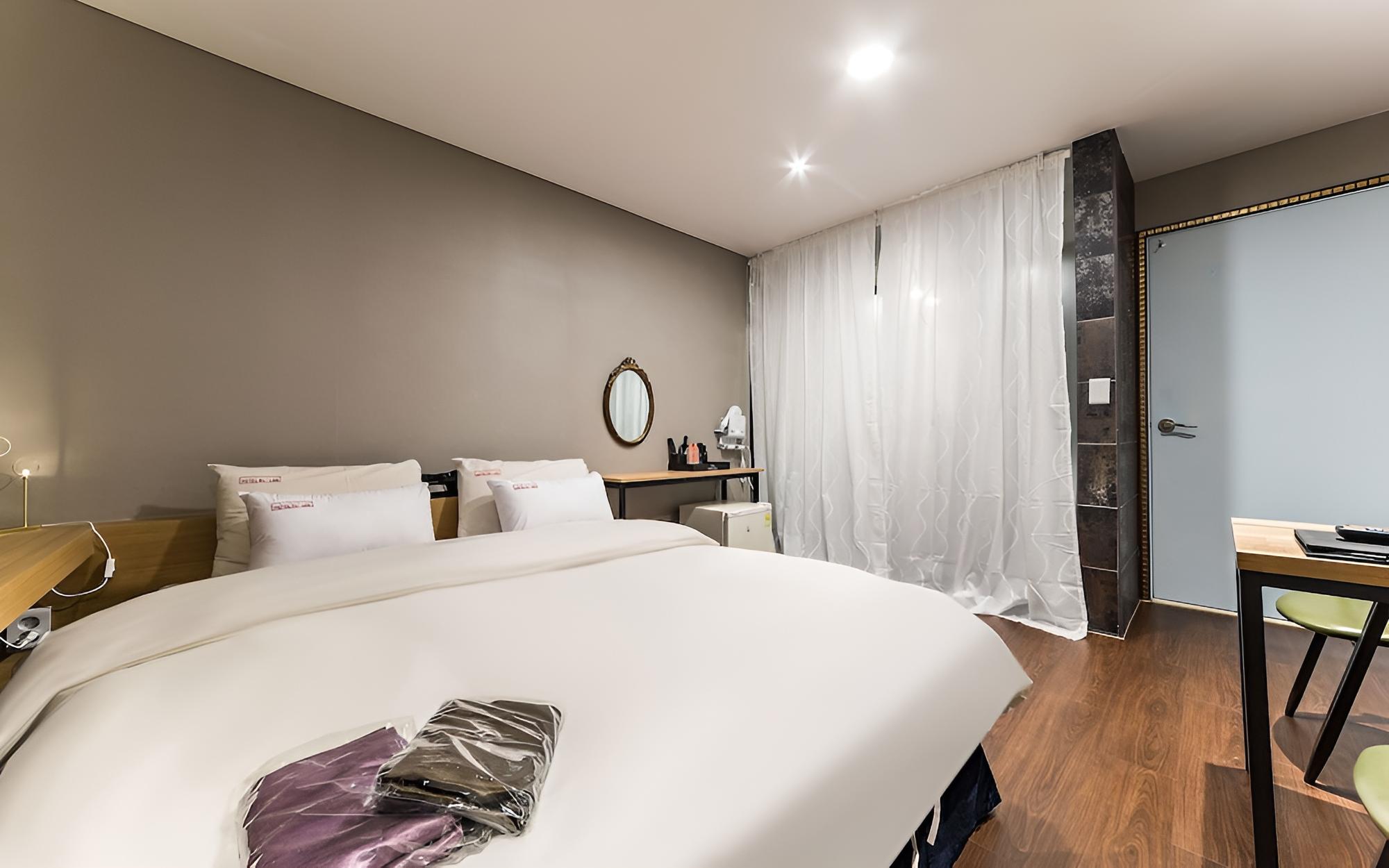 Room (Premium B (Netflix available + Mini b) photo 3