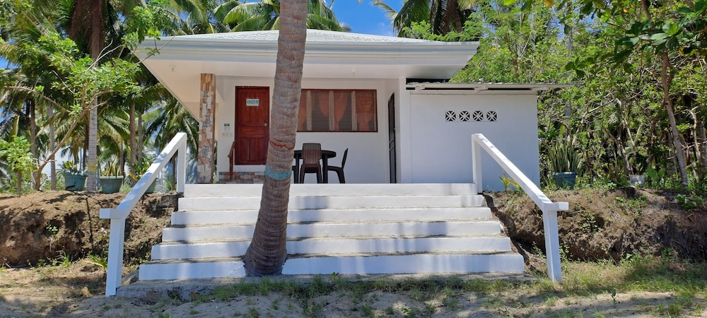 Family Cabin, 1 Bedroom, Non Smoking, Beach View photo 3