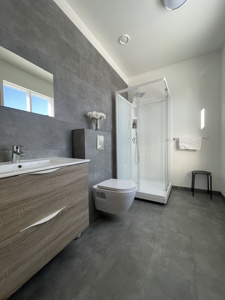 Family Quadruple Room, Private Bathroom (Big) photo 2