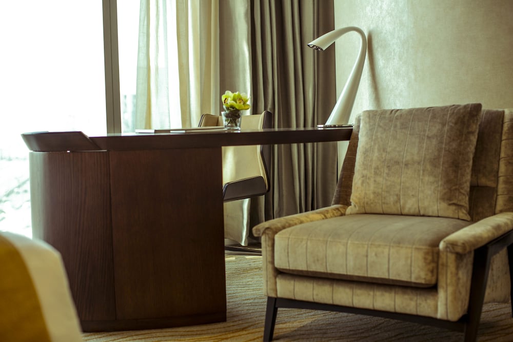 Deluxe Room, 1 King Bed, City View - Photo 6