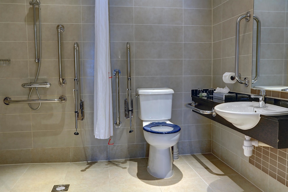 Standard Room, 1 Double Bed, Accessible, Non Smoking - Photo 5