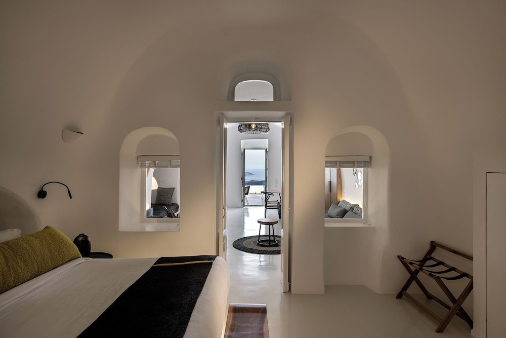 Traditional Studio Suite