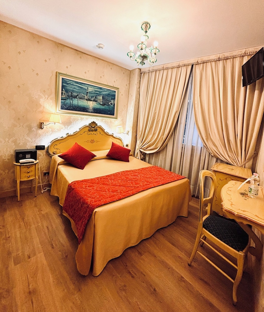 Basic Double Room photo 1