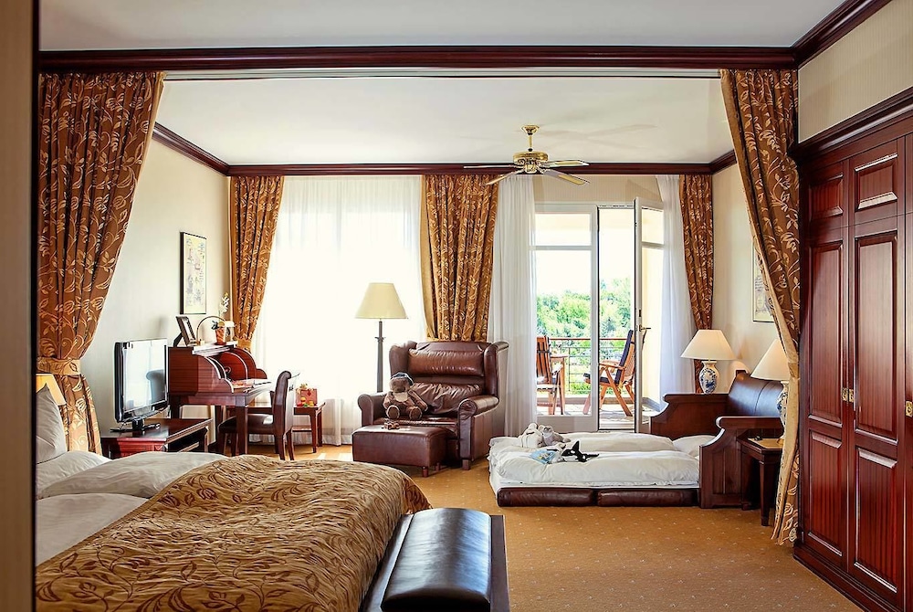 Ocean's Suite Beach View photo 1