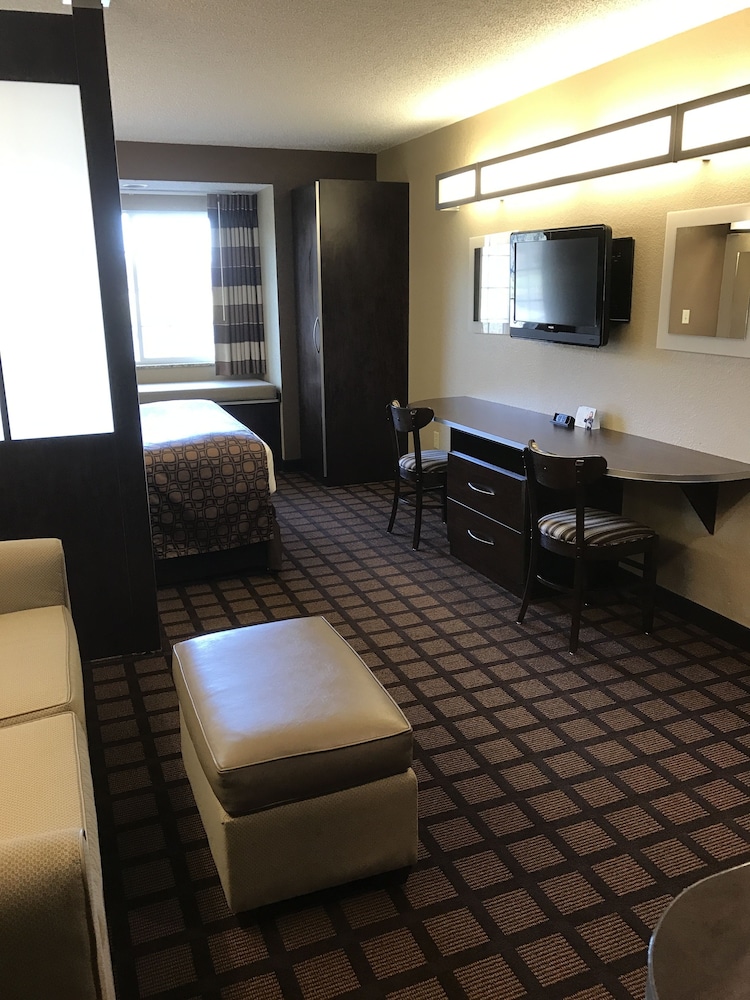Studio Suite, 1 Queen Bed, Non Smoking - Photo 5