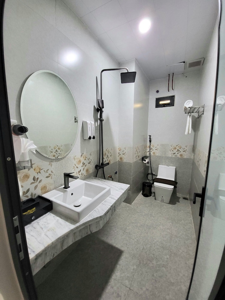 Deluxe Twin Room, 2 Queen Beds - Photo 5