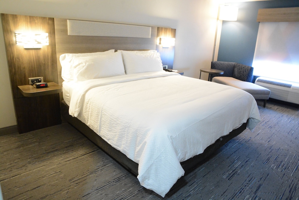 Standard Room, 1 King Bed, Accessible (Communications) - Photo 1