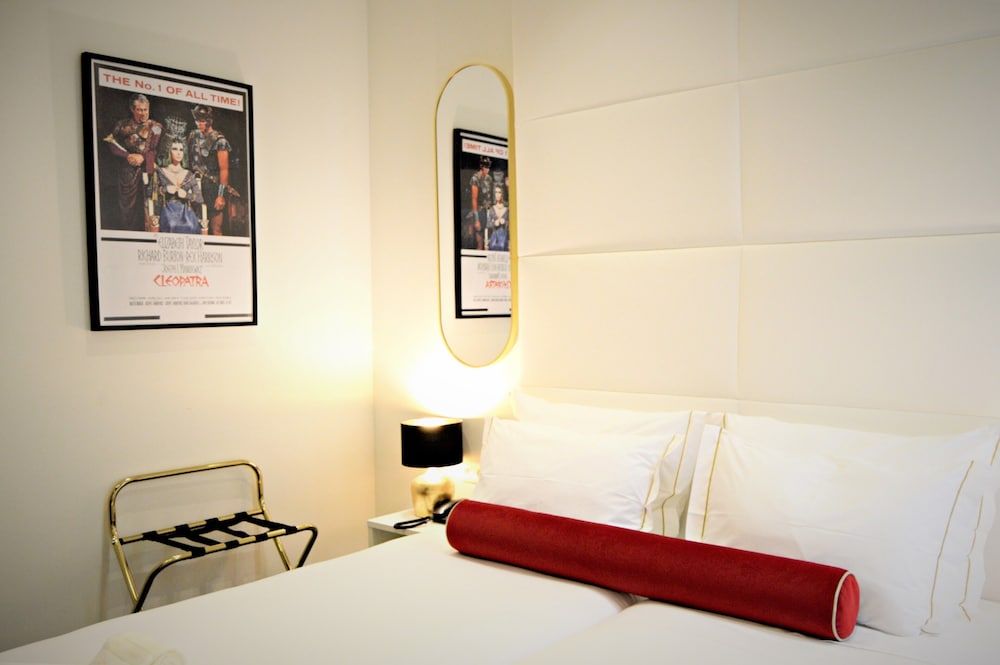 Basic Twin Room - Photo 8