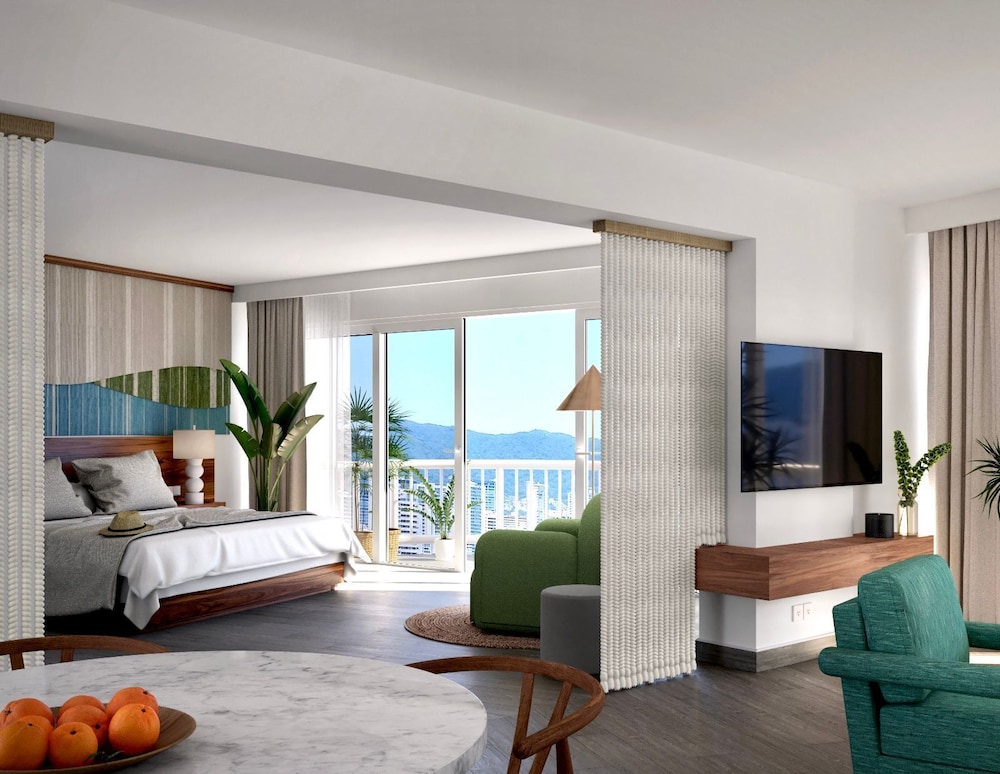 Royal Suite King Partial Ocean View photo 2