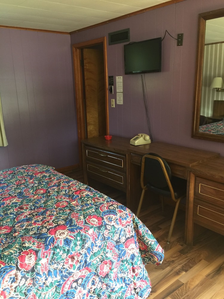 Standard Room, 1 Queen Bed, Smoking photo 1