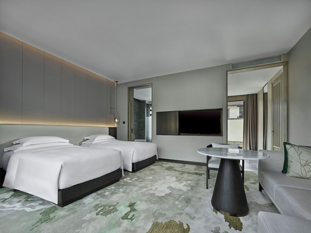 Deluxe Twin Room, Courtyard Area photo 3