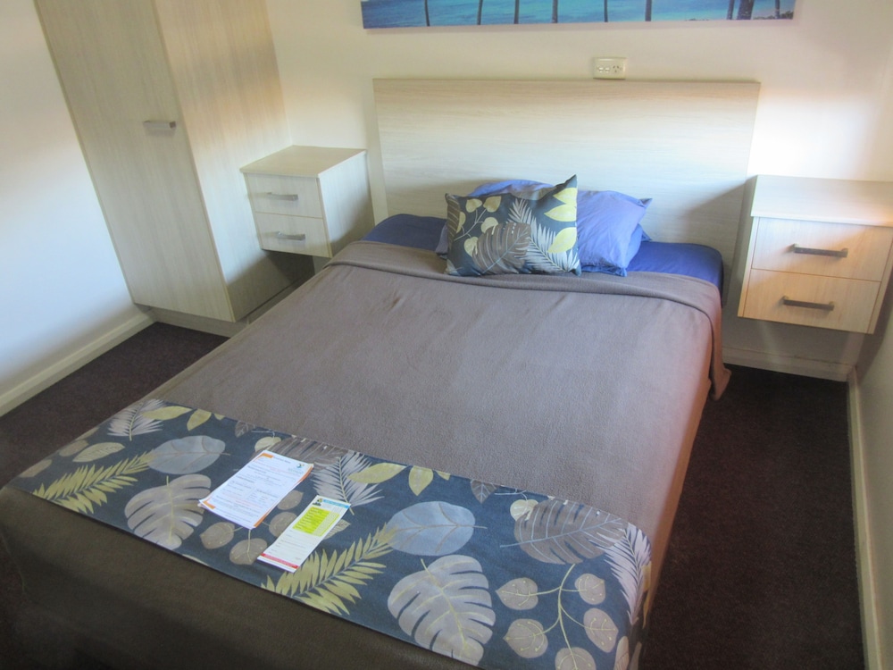 Basic Double Room photo 2